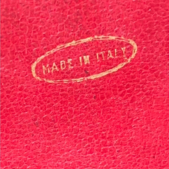 CHANEL RED LEATHER QUILTED VINTAGE SHOULDER BAG - Picture 12 of 17